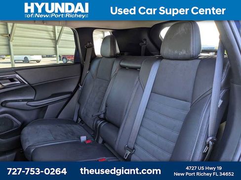 Used 2022 Mitsubishi Outlander SE image 18