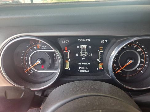 Used 2018 Jeep Wrangler Unlimited Sport S AWD/4WD image 17