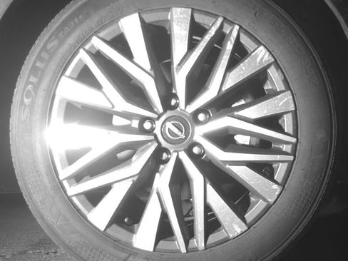 Used 2025 Nissan Altima 2.5 SV FWD image 13