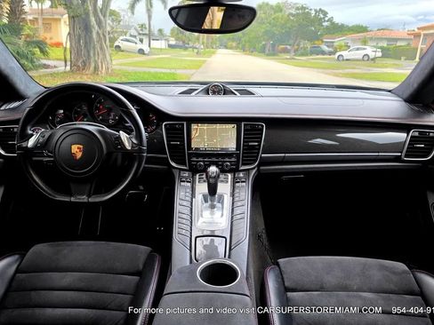 Used 2016 Porsche Panamera GTS image 8