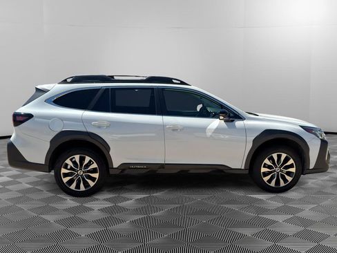 Used 2023 Subaru Outback Limited AWD/4WD image 2