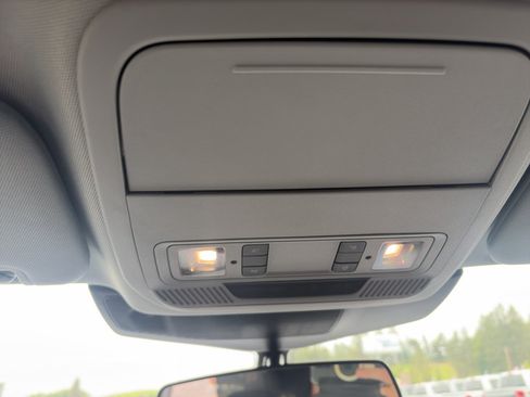 Used 2021 Ford Explorer XLT w/ Equipment Group 202A AWD/4WD image 23