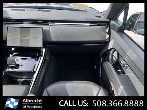 Used 2025 Land Rover Range Rover Sport SE image 23