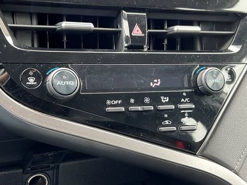 Used 2021 Toyota Camry LE FWD image 24