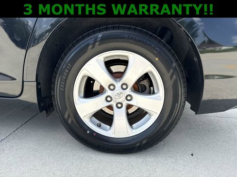 Used 2017 Toyota Sienna LE FWD image 33