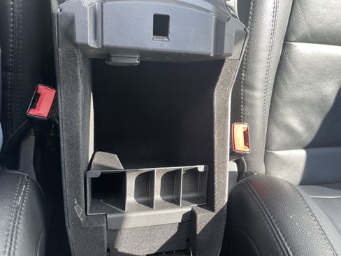 Used 2016 Ford Explorer XLT w/ Equipment Group 202A image 25