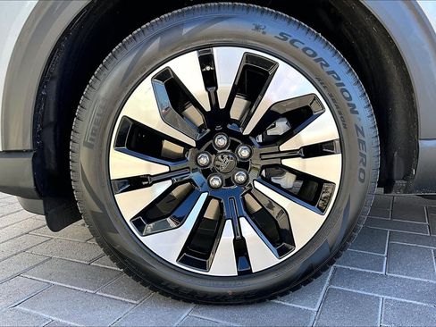 Used 2026 Ford Explorer Platinum w/ LUX Leather Package image 9