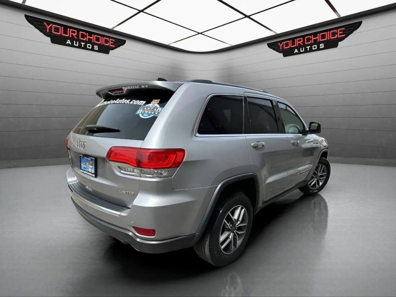 Used 2019 Jeep Grand Cherokee Limited AWD/4WD image 5