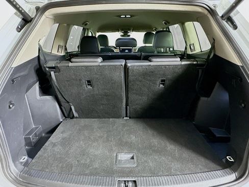 Used 2025 Volkswagen Atlas SE image 31