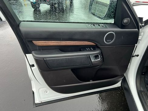Used 2017 Land Rover Discovery HSE Luxury AWD/4WD image 10