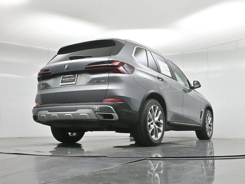 Used 2024 BMW X5 xDrive40i AWD/4WD image 51