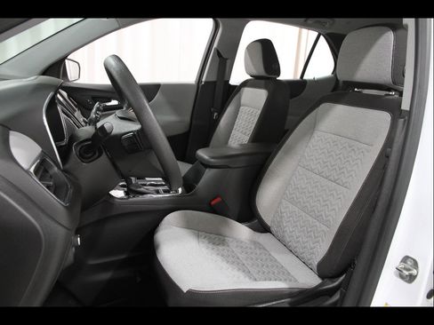 Used 2023 Chevrolet Equinox LS image 5