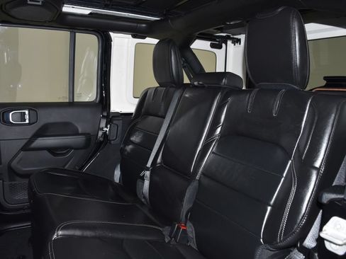 Used 2023 Jeep Wrangler Unlimited Sahara w/ Cold Weather Group AWD/4WD image 30