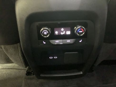 Certified 2024 Chevrolet Traverse RS image 22