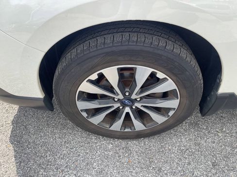 Used 2016 Subaru Outback 2.5i Limited AWD/4WD image 32