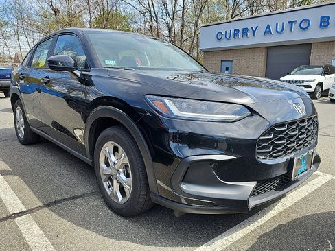 Used 2024 Honda HR-V LX image 2