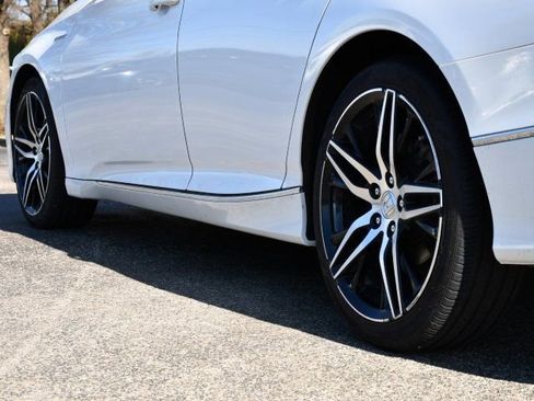 Used 2022 Honda Accord Touring image 9