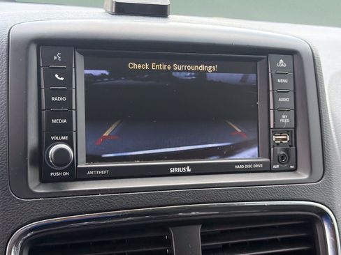 Used 2018 Dodge Grand Caravan SE w/ UConnect Hands-Free Group FWD image 18