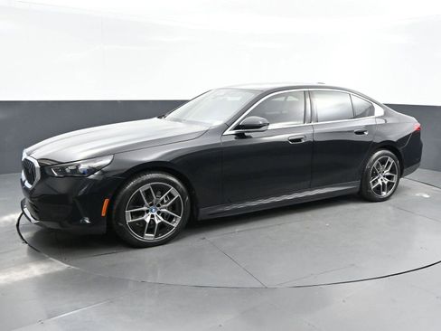 Used 2024 BMW i5 eDrive40i w/ M Sport Package image 4