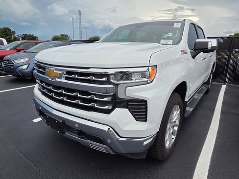 Used 2024 Chevrolet Silverado 1500 LTZ AWD/4WD image 3