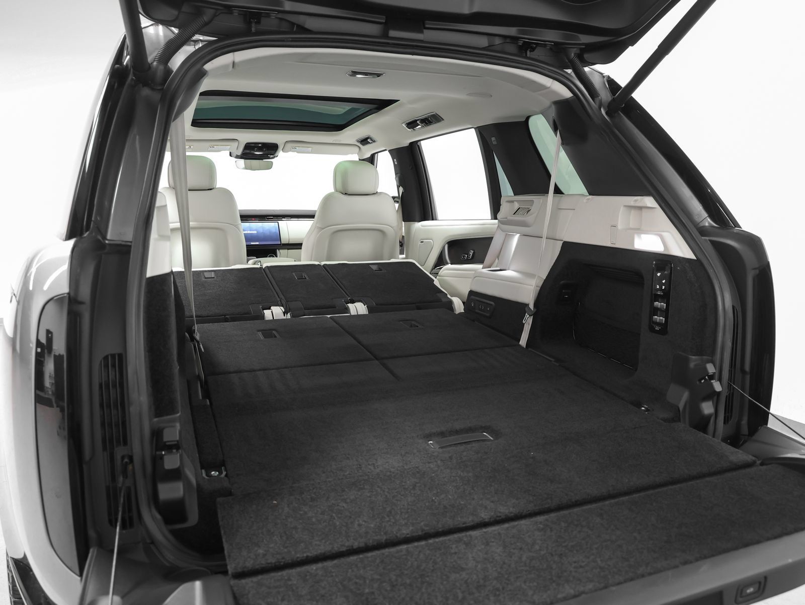 Used 2023 Land Rover Range Rover Long Wheelbase SE AWD/4WD image 19
