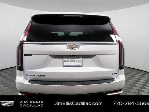 Used 2024 Cadillac Escalade Premium Luxury image 30