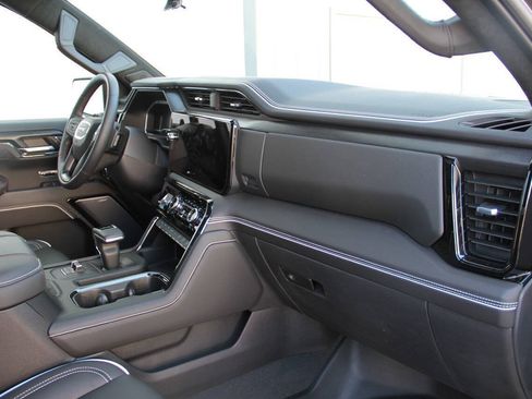 Used 2023 GMC Sierra 1500 AT4X AWD/4WD image 22