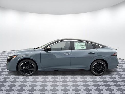 New 2026 Nissan Sentra SR w/ SR Premium Package FWD image 4
