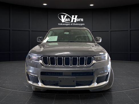 Used 2022 Jeep Grand Cherokee L Limited AWD/4WD image 2