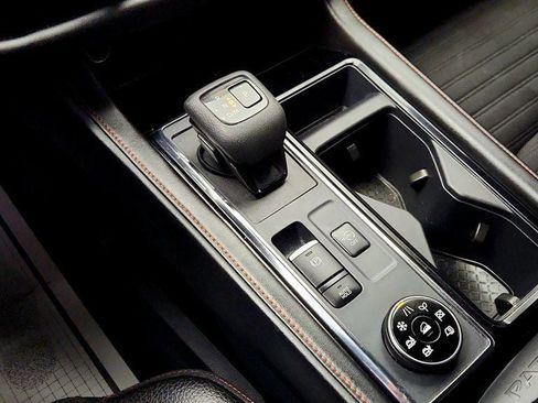 Used 2024 Nissan Pathfinder Rock Creek image 16