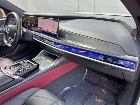 Used 2023 BMW 740i w/ Parking Assistance Package RWD image 15