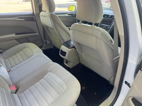 Used 2019 Ford Fusion SE image 23