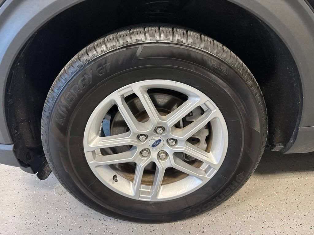 Used 2025 Ford Explorer Active AWD/4WD image 20