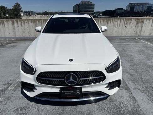 Used 2023 Mercedes-Benz E 350 4MATIC Sedan image 5