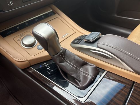 Used 2016 Lexus ES 350 w/ Ultra Luxury Package FWD image 26