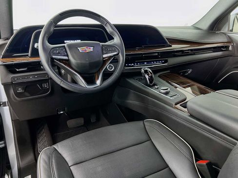 Used 2023 Cadillac Escalade Premium Luxury image 9