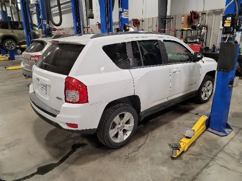 Used 2011 Jeep Compass Latitude AWD/4WD image 6