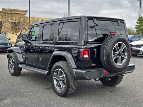 Used 2023 Jeep Wrangler Unlimited Sahara image 8