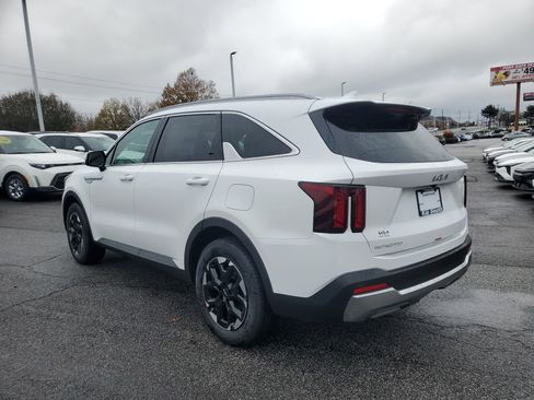 New 2026 Kia Sorento S image 4