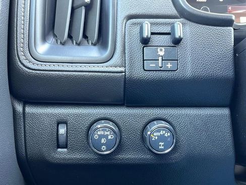 Used 2022 GMC Canyon Elevation w/ Elevation Premium Package AWD/4WD image 36