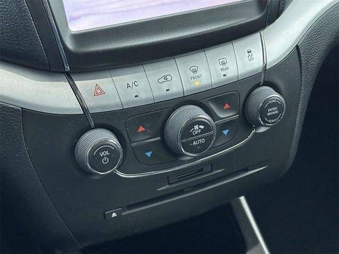 Used 2019 Dodge Journey GT w/ Driver Convenience Group image 28