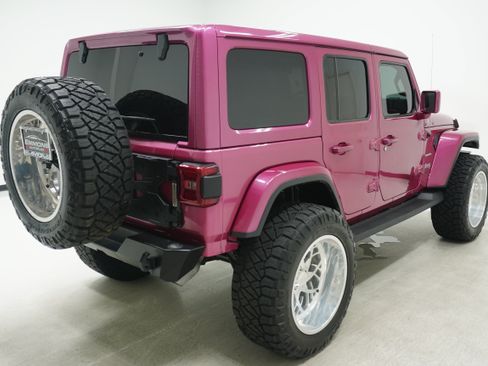 Used 2021 Jeep Wrangler Unlimited Sahara AWD/4WD image 4