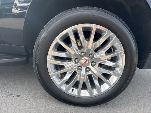 Used 2025 GMC Yukon XL Denali AWD/4WD image 33
