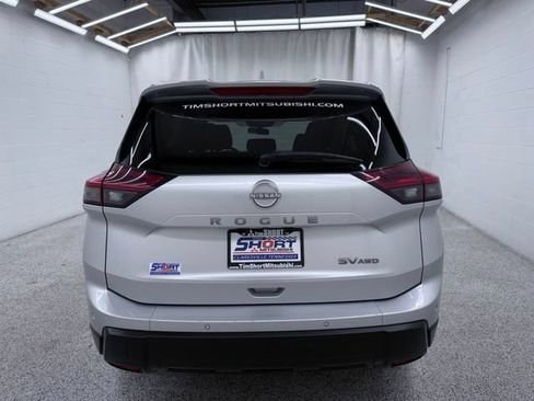 Used 2024 Nissan Rogue SV AWD/4WD image 3