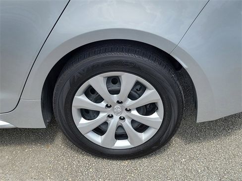 Used 2025 Toyota Corolla LE image 5