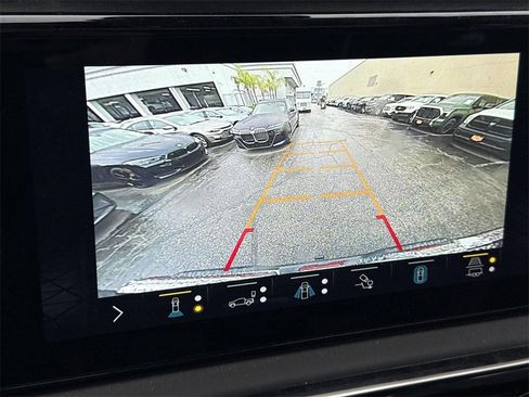 Used 2022 GMC Sierra 1500 AT4X image 11