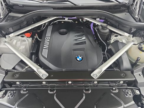 Used 2025 BMW X5 sDrive40i w/ M Sport Package RWD image 33