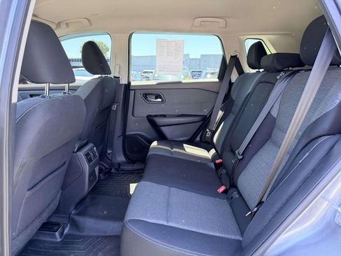 Used 2022 Nissan Rogue SV FWD image 13