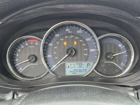 Used 2015 Toyota Corolla LE image 23