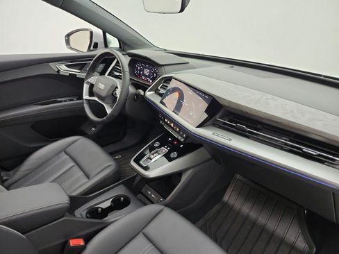 Used 2024 Audi Q4 e-tron Premium Plus w/ Premium Plus AWD/4WD image 30